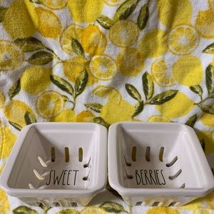 Rae Dunn sweet berries set